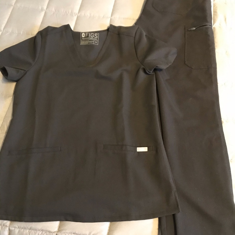 COPY - Figs XS black scrub set.